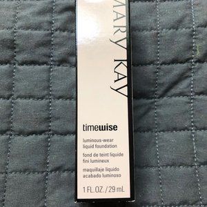 Mary Kay Luminous Wear Liquid Foundation Ivory 4